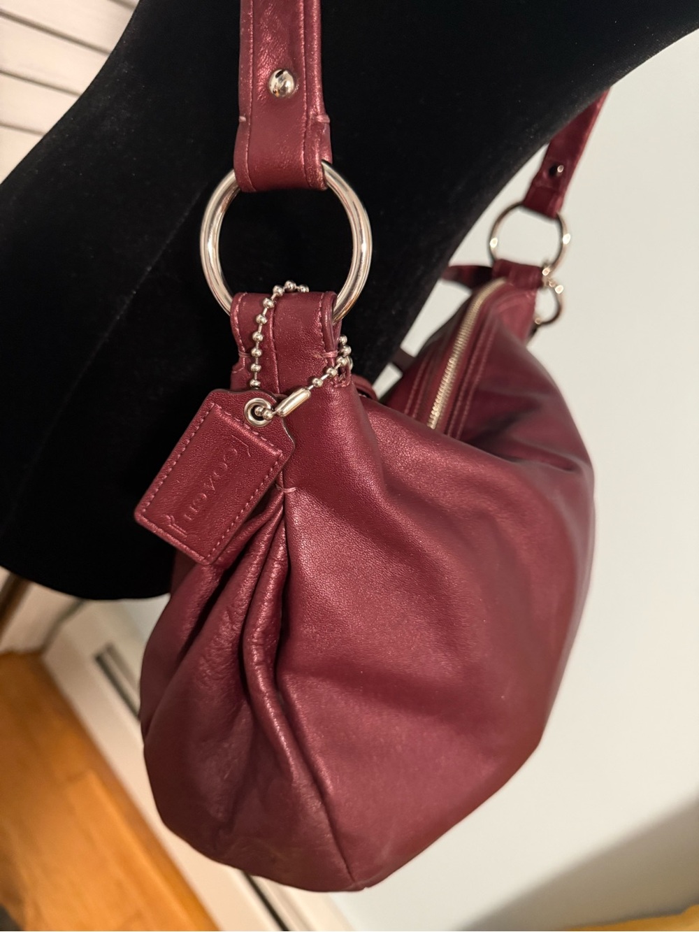 Coach Burgundy Leather Shoulder Bag with detachable handle. Gorgeous 😍 - Picture 5 of 11
